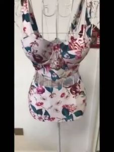 ชุดว่ายน้ำดอกไม้สีเเดงBikini