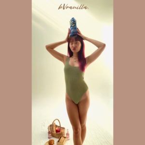 Bella Crinkle one-shoulder Swimsuit - in Green