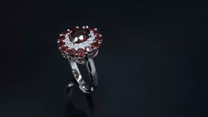 Natural Mozambique Garnet 925 Silver Ring: A Fine & Elegant Choice