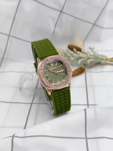 GENEVA นาฬิกาข้อมือแฟชั่นหลากสี สายซิลิโคน กระจกมิเนอรัล ขนาดหน้าปัด 34มม. ตั้งเวลาให้พร้อมใช้งาน พร้อมส่ง