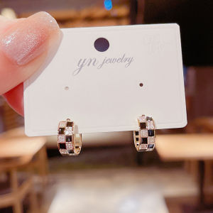Japanese and Korean Temperamental Black Chessboard Grid Ear Clip Fashion Minimalist Design Sense Earrings Accessible Luxury Easiest for Match Circle Ear Rings