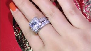 925 Sterling Silver Color Engagement Ring Romantic Fashion Jewelry Cubic Zircon Bezel Set Decoration for Women Girls Wholesale