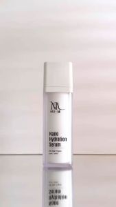 Mii Serum Nano Essence Pelembap dan Pencerah Sesuai untuk Kulit Sensitif (Tekstur Air Jernih/30ML)