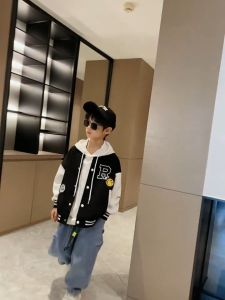 Áo khoác nỉ trẻ em dành cho bé trai 18-45kg mẫu chữ R. Chất nỉ ngoại ấm áp form đẹp. THU1