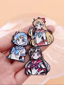 Bandai | Kawaii Hoạt Hình Anime Thổ Cẩm Men Pin Thời Trang Huy Hiệu Kim Loại Dành Cho Nữ Quần Áo Bé Gái Ba Lô Phụ Kiện Hợp Kim Kẽm Món Quà Trang Sức