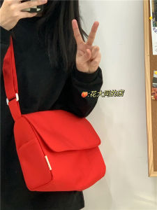 2023 New Red Crossbody Bag Casual Sporty Womens Shoulder Bag Versatile Dumpling Shape Large Capacity Mail Bag for Youth