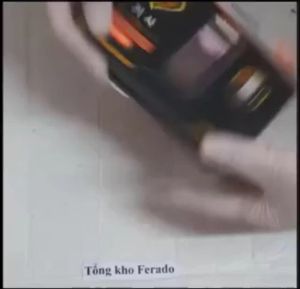 Máy cạo râu QishiQ688 bọc da tặng kéo cắt đa năng gấp gọn