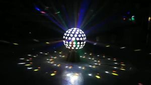 ไฟเวที 40W ไฟดิสโก้ Disco light ไฟเทค ไฟปาร์ตี้ LED Party light ตามจังหวะ รีโมทคอนโทรล หมุนได้ ไฟลูกบอลไฟคริสตัลมายากล LED รูปแบบ กระพริบติดรถ ไฟเลเซอร์ ไฟเวที ไฟไมโครแคนเพิ่มเติม ปาร์ตี้