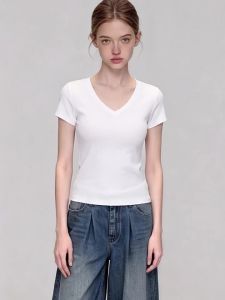 DVDK | V-Neck Flattering Fitting Short Sleeve Top