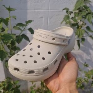 ไลบรารี 4 ชุด Jibbitz สำหรับ Crocs Classic Platform Clog สูง 2.7 รองเท้า หัวโต สวยผู้หญิ่ง ครอส