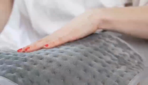 🎁ของแท้ 100%🎁ALLTOU แผ่นความร้อนไฟฟ้า แผ่นประไฟฟ้า ผ้าห่มไฟฟ้า ปรับอุณหภูมิได้ 9 ระดับ แผ่นประคบร้อนไฟฟ้า ประคบร้อนไฟฟ้า 50x100cm สำหรับผ่อนคลายกล้ามเนื้อ บรรเทาอาการปวดหลัง และตะคริ แผ่นรองทำความร้อนนุ่มพิเศษปิดอัตโนมัติแผ่น