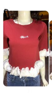 Áo thun nữ trang trí đính lai cánh sen