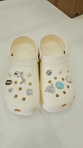 Sticker Charm Jibitz kim loại gắn giày dép sục mẫu B07 đa dạng