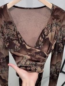 Ali Brown Design Mesh Top High-Grade 2024 New Autumn Long Sleeve V-Neck T-shirt