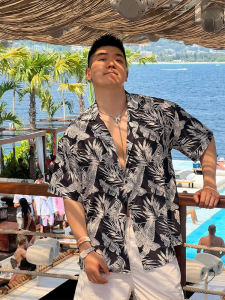 Baroque Style Ice Silk Short Sleeve Cuba Collar Hawaiian Beachwear Mens Shirt Cool Polyester Fiber Loose Fit Summer Fashion