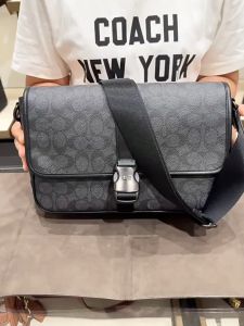 mens classic logo BECK messenger bag shoulder crossbody bag CU202 Size: 29cm (L) × 20cm (H) × 7cm (W)