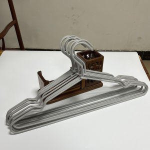 New Iron Clothes Hanger with Non-Traceable Design Korean Style Anti-Slip Clothes Drying Rack for Wardrobe Storage Dry And Wet Use