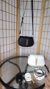 กระเป๋า LYN ขนาด 8 นิ้ว อุปกรณ์ full set ถุงผ้า Lyn - พร้อมส่งจากไทย