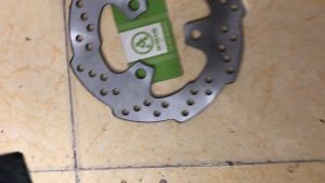 Dĩa thắng sau xe máy Raider fi ( xe phun xăng điện tử )