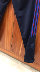 Quần Thể Dục học Sinh Sinh Viên  Thun Cào 3 Sọc Phối Nền Đen Sọc Xanh Vải Dày Đẹp Từ 40kg - 90 kg.