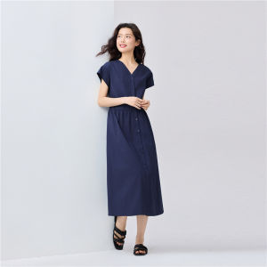 ชุดเดรสยาวคอวีแขนสั้นผ้าฝ้ายแท้เอวเข้ารูป ทรงเอlegant ช่วงไหล่ตกแต่งด้วยริบบิ้น ชุดเดรสฤดูร้อนสำหรับผู้หญิง ชุดเดรสสีพื้น