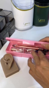 Bộ lấy ráy tai 8 món có đèn led – dễ dùng an toàn cho cả gia đình – thiết kế thông minh tiện lợi