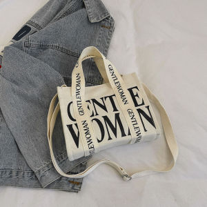 กระเป๋าผ้าใบพิมพ์ลายแฟชั่นขนาดเล็ก 2024 กระเป๋าสะพายไหล่แบบพกพาลำลอง กระเป๋าถือทรงสี่เหลี่ยมเล็ก กระเป๋าผ้าใบสไตล์เกาหลีสำหรับฤดูใบไม้ผลิ