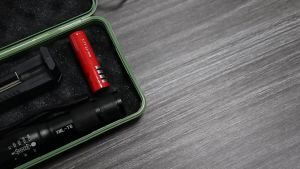 Senter Sangat Terang 2000 Lumens - E17 CREE XM-L T6 LED Torch Powerful 18650 Flashlight Lamp Light Zoomable Aluminum - Black