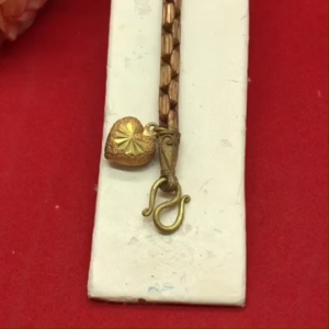 สร้อยข้อมือทองเหลืองลายเหลี่ยมตัดลายคั่นหัวจรวด ห้อยจี้หัวใจตัดลาย ความยาว 7 นิ้ว ใส่ในชีวิตประจำวันได้