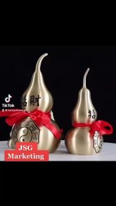 Jasongo123 Feng Shui Decor Statue Wu Lou Golden Gourd with Red Luck Strip for Good LuckSaftyHealthyWealth