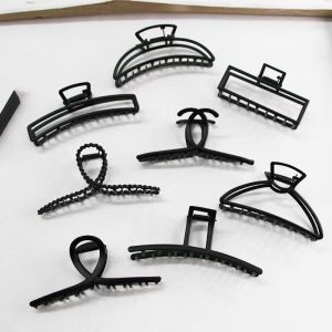 Frosted Black Clips Metal Hair Claw Fashion Barrettes Ponytail Solid Color Cross Crab Clip Bath Hair Clips Geometric Hairpins