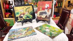 Tranh sơn mài Thanh Bình Lê- HOA SEN nền dát vàng/ bạc size 30x40 cm hàng cao cấp xuất khẩu