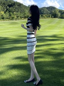 Elegant Autumn Winter Striped Dress Ladylike Noble High Waist A-Line Skirt Short Sleeve round Neck Casual High Fashion Dress