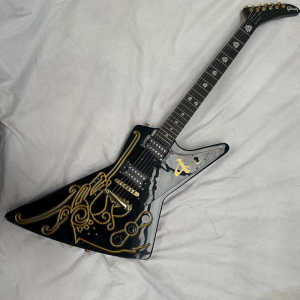 Custom Gibson Explorer Electric Guitar Humbucker Pickups Classic Black Body Gold Powder Carving Pattern Gold Accessories 22 Fret Professional Guitar