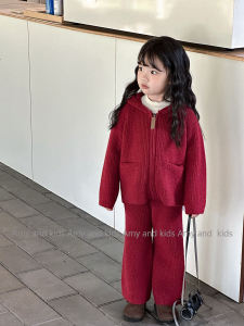 เสื้อสเวตเตอร์ถักมีฮู้ด Amy สำหรับเด็กผู้หญิง ชุดกางเกงขายาวคอตตอนสีแดง ฤดูใบไม้ร่วง/ฤดูหนาว เสื้อผ้าเด็ก ชุดสองชิ้น