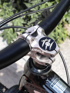 Le Bai Ke จักรยานเสือภูเขาออฟโรด31.8ขาตั้งแบบสั้น AM เบาพิเศษฉลุลาย0 ° อุปกรณ์ยึดอลูมิเนียมอัลลอยด์