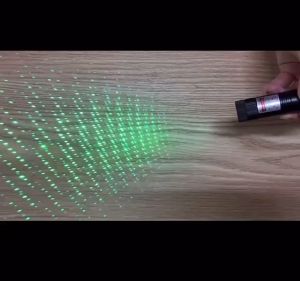 เลเซอร์แรงสูงแสงเขียว ไฟฉายเลเซอร์ ตัวชี้เลเซอร์ 303 เลเซอร์ปากกา ปรับโฟกัสท่องเที่ยวกลางแจ้งตัวบ่งชี้ 5000M เลเซอร์ ไฟไล่นก ไฟเลเซอร์แรงๆ