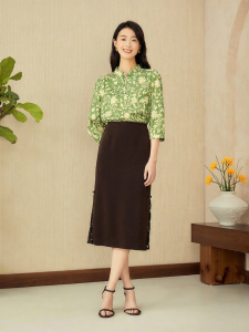 YINER | Mandarin Collar Buttonless Silk Blend Shirt