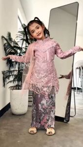 STELAN DAN ATASAN KEBAYA ANAK ROSALIA/KEBAYA ANAK TILE DENGAN MUTIARA YANG MEWAH/KEBAYA ANAK WISUDA