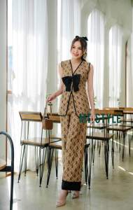 เซตเสื้อกางเกงขายาวคอแต่งโบว์