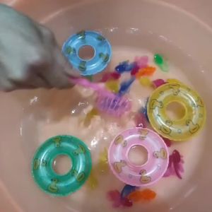 Childrens Rubber Duck Squeeze-sounding Dabbling Toys Baby Bathtub Pools Water Game Play Floating Inflatable Bath Toys for Kids