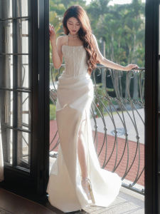 เรียบหรู สไตล์ฝรั่งเศส ไม่มีสาย ผ้าซาติน งานแต่งงาน เดรส เรียบง่าย แต่เจ้าสาวที่หรูหรา ชุดราตรี เทเลอร์สําหรับทางเข้าอันยิ่งใหญ่และแขกต้อนรับ