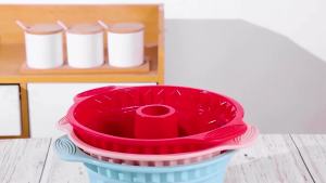 Kenond Silicone Fluted Pans Non-stick with Sturdy Handle Baking Molds Perfect Bakeware for Cake Jello Gelatin Bread Para Gelatinas 9.5 Inch (Blue)