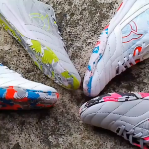 Sepatu Futsal ORTUS EIGHT Jogosala CRUSHER V2 Warna Putih dengan Motif Geometris untuk Pria