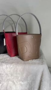 {ลดพิเศษ} NEW RM งานหนังตัวใหม่ Rally สินค้ามี 3 สี ดำ แดง ครีม อุปกรณ์กล่อง และ ถุงผ้า งานเทียบ 1: 1 สินค้าพร้อมส่ง