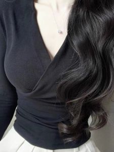 เสื้อยืดคอกลมแขนยาวทรงเข้ารูปสำหรับผู้หญิง ทรงเข้ารูป ทรงเข้ารูป เสื้อชั้นในฤดูใบไม้ผลิและฤดูใบไม้ร่วง เสื้อชั้นในสั้น เสื้อชั้นในสีพื้น