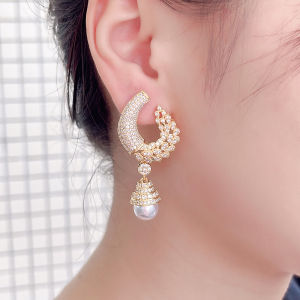 เครื่องประดับผู้หญิงเลื่อมสีขาวทองฝังวิบวับ AAA เซอร์โคเนียสมมาตรรูปดวงจันทร์มุกต่างหูห้อยยาวแต่งงานเครื่องประดับ SE936