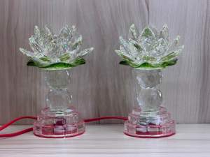 Cặp đèn bông sen pha lê có lá xanh thủy tinh đổi màu cao 16cm