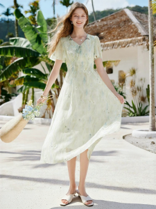 XIANGYING | Gradient Embroidery French Elegance Mid-Length Dress
