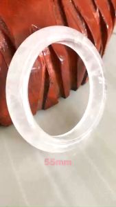 Vòng Thạch Anh Trắng Tự Nhiên Bản Hẹ Mới đẹp Ni 55mm Cao 12mm Dầy 9mm Màu trắng trong bóng đẹp Nữ mệnh Kim mệnh Thủy tay vừa đeo 50kg - 55 kg chỉ có 780k/1 chiếc ạ